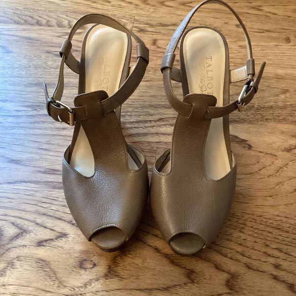 TALBOTS LEATHER T-STRAP PEEP TOE SLINGBACK HEELS 8 OFFICE CAREER PARTY COCKTAIL - Picture 3 of 7